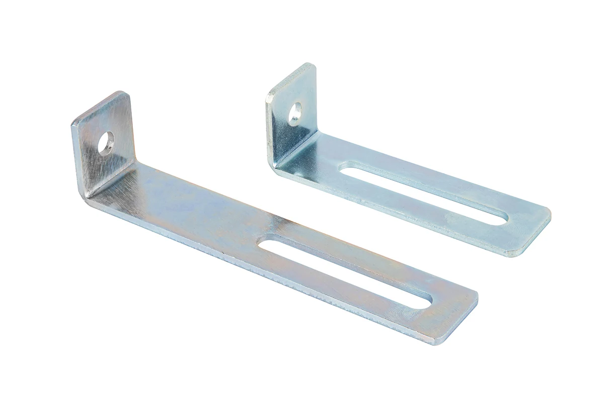Two zinc-plated steel L-brackets with long slotted holes and a blue-bright finish